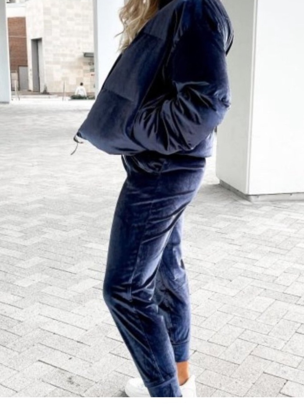Navy Blue Velour Fabletics Joggers in XE